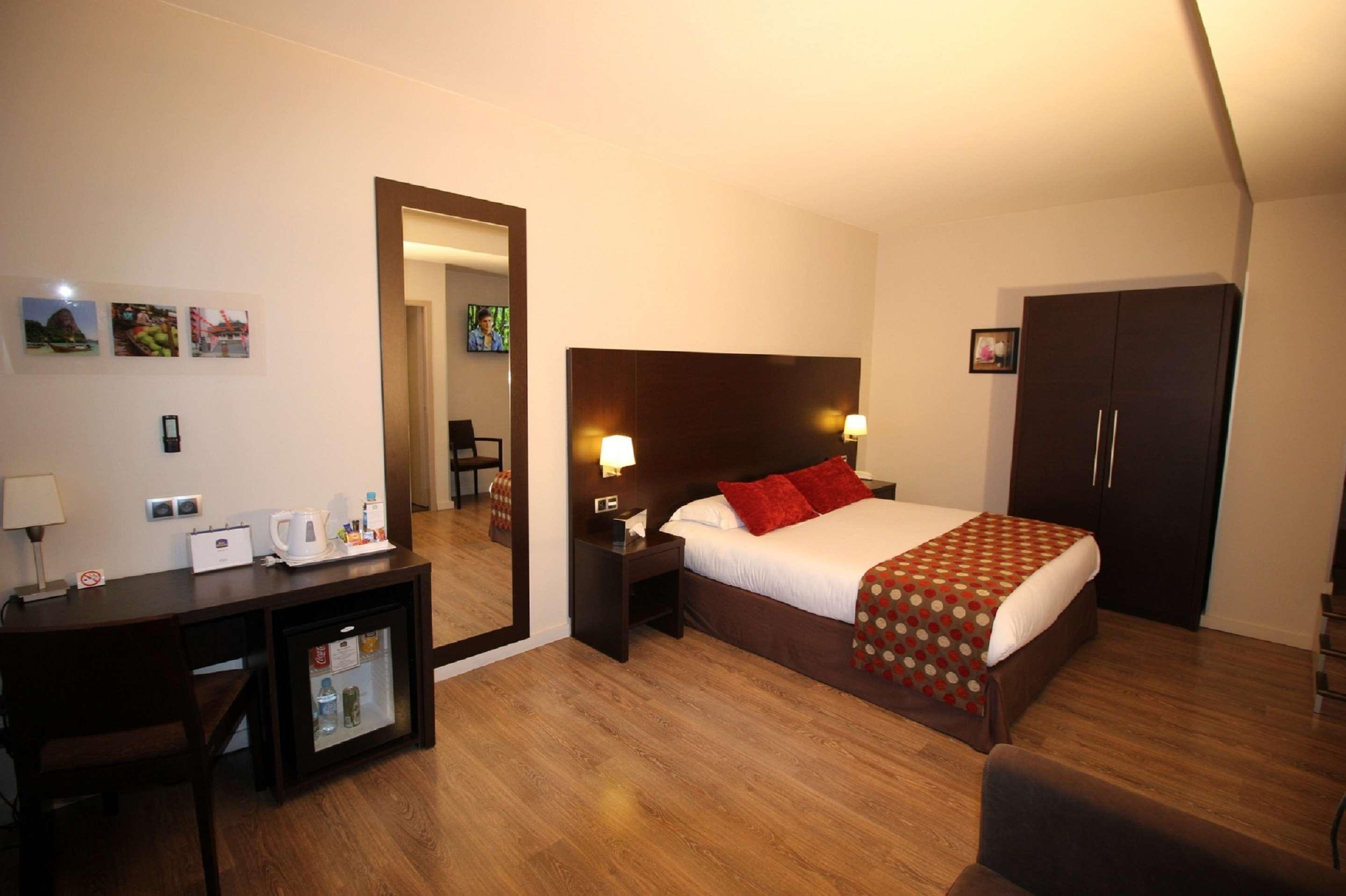 Best Western Hotel Des Barolles - Lyon Sud Brignais Exterior foto